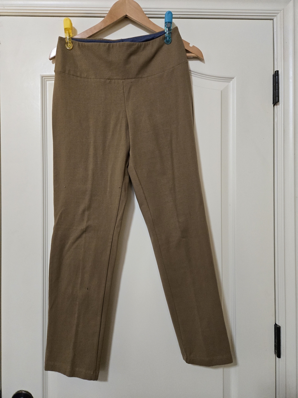 Women with Control Straight Leg Pull-On Stretch Pants in Brown Comfy Fall
